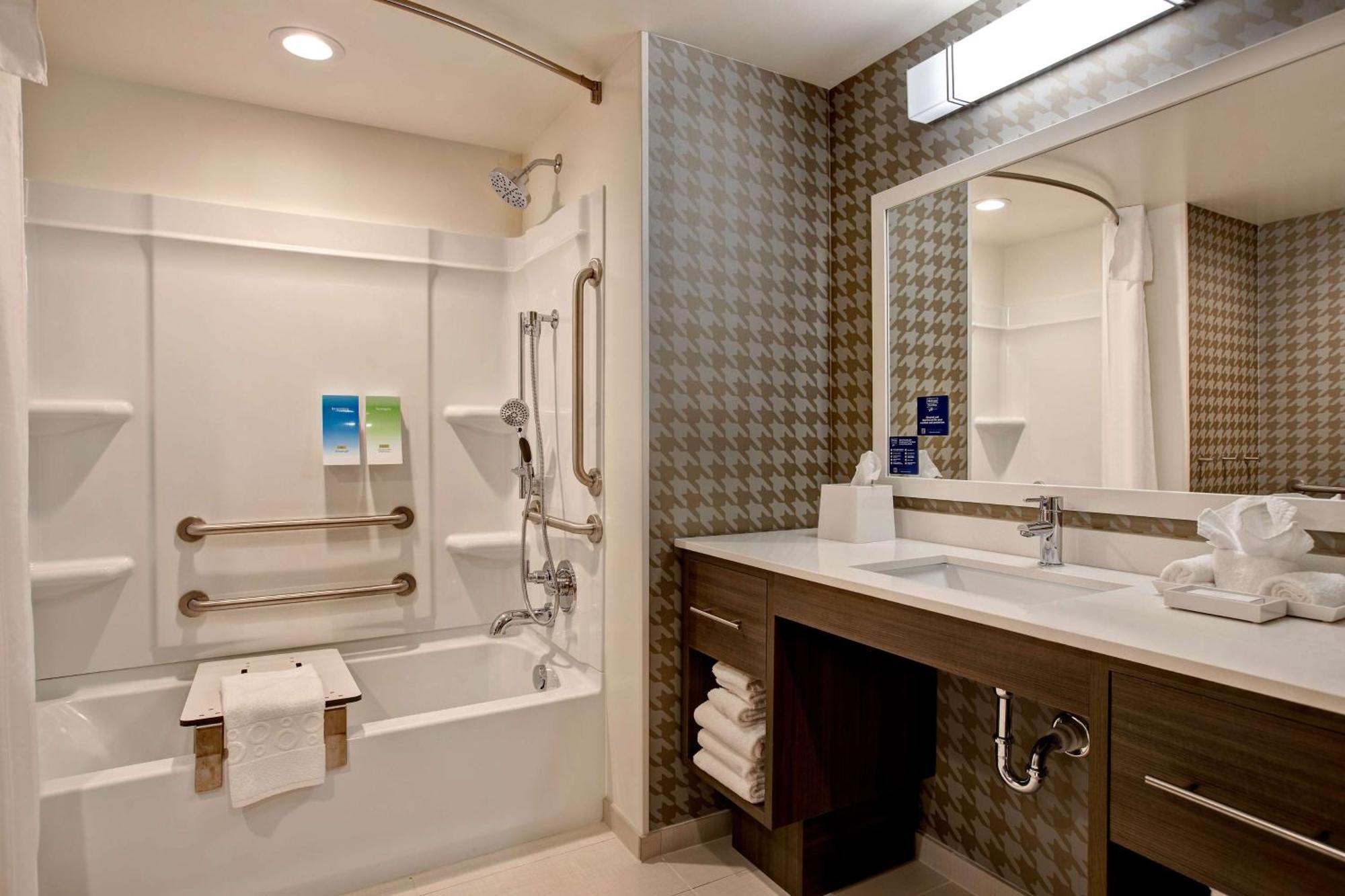 Home2 Suites By Hilton Carmel Indianapolis Exterior photo